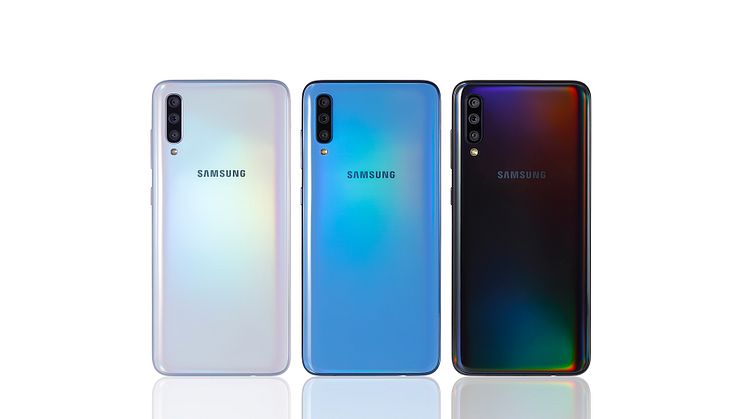 Galaxy A70_whtblueblk_back