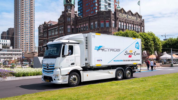Eldrivna Mercedes-Benz eActros.