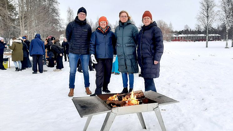 Hälso- och sjukvårdschef Christer Grahn, arbetsterapeut och rehabenhetens första chef Carina Larsson, hälso- och sjukvårdshandläggare och hemsjukvårdens första enhetschef Elisabeth Johansson och nuvarande enhetschef Sara Hedkvist.