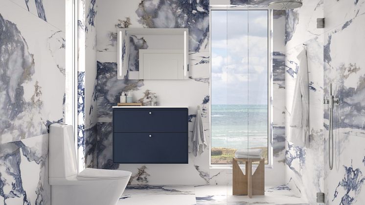 Når utsikten er så fantastisk må dusjveggene være usynlige. Det kan løses med denne elegante og minimalistiske løsningen - Showerama Art fra Porsgrund. Porsgrund Showerama Art finnes i mange størrelser, både som dusjvegg og som dusjdør.