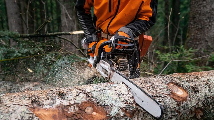 STIHL SLIPPER MS 400 C-M I NORDEN – VERDENS FØRSTE MOTORSAG MED MAGNESIUMSTEMPEL