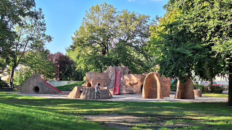  Supervulkan-Zentrum Röcknitz - Spielplatz Fred Porphyrstein