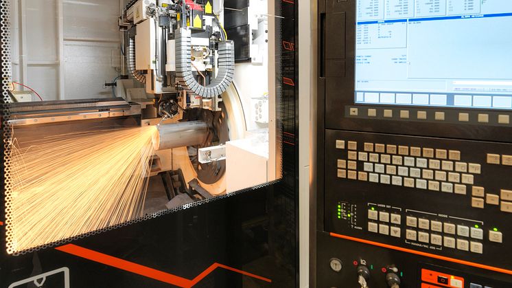 Rörlaser Mazak Fabri Gear 400 3D med integrerad gängningsfunktion.