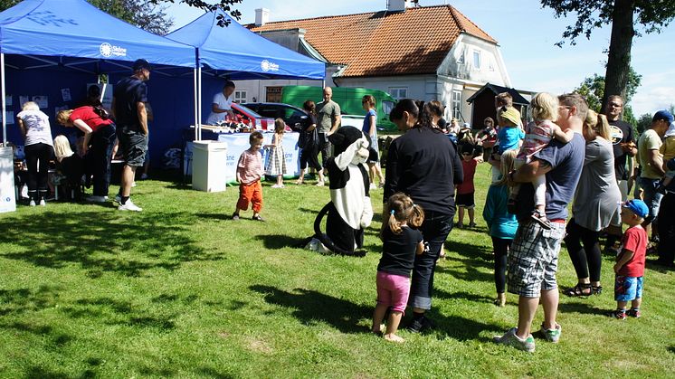 Öppen gård i sommar