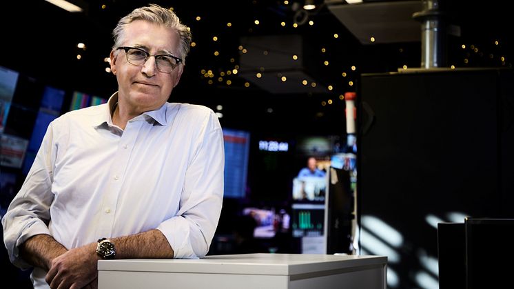 Journalisten och entreprenören Fredrik Lundberg debuterar med en roman i tv-världen