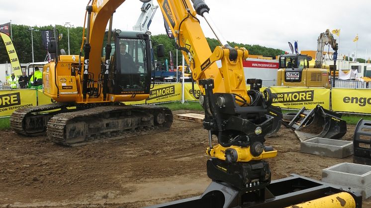engcon lanserar avjämningsbalk för grävmaskiner