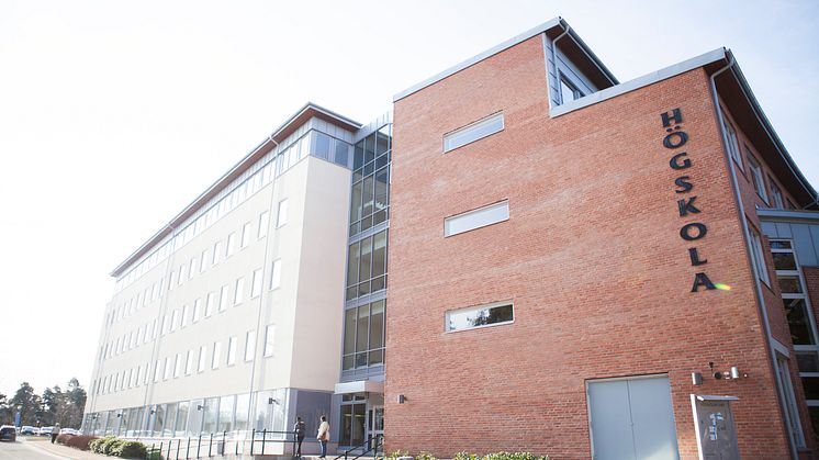 4 323 studenter antas idag till Högskolan Väst, det är en ökning på 3 procent i jämförelse med 2020.