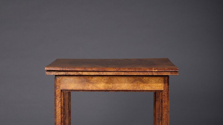 Kaare Klint: An early and unique games table in oak burl.
