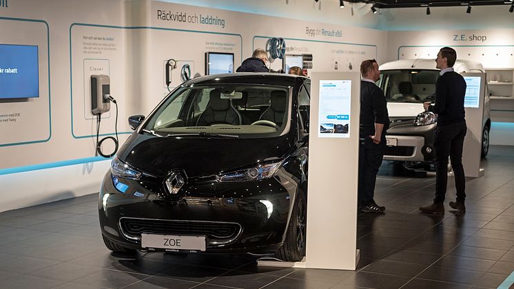 Över 100 elbilar sålda i Renaults elbilsbutik