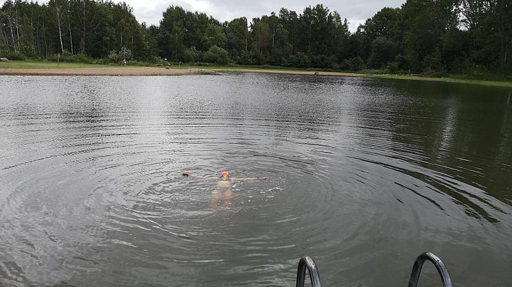 Medarbetare från Kultur- och fritidsförvaltningen provbadade i Alnängsbadet.