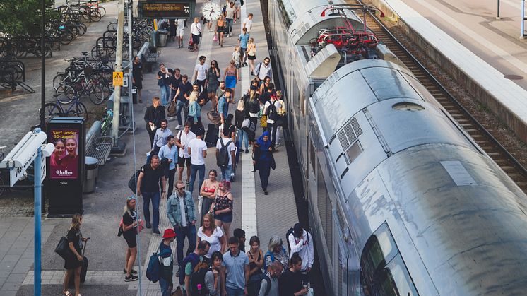 Västerås C kan bli en av noderna för ett framtida snabbtåg med en restid på under tre timmar mellan Stockholm och Oslo. Men först måste kapaciteten på Mälarbanan byggas ut. 