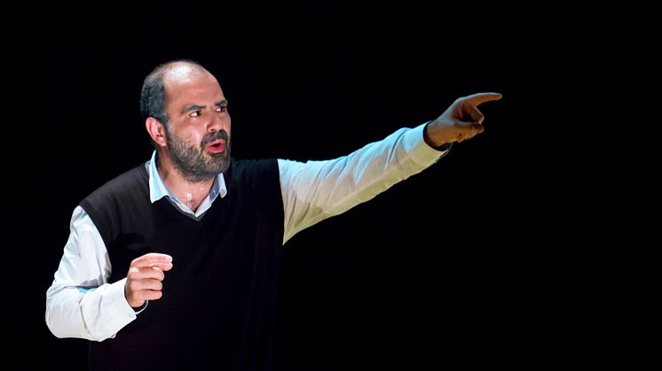 Taha - av och med Amer Hlehel. Sverigepremiär på Folkteatern Göteborg 7 september.