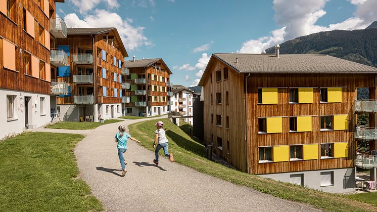 Disentis, Reka-Feriendorf ©Schweiz Tourismus / Dominik Baur
