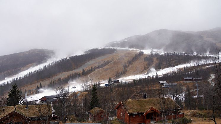 Snöproduktion i Hemsedal 21 oktober 2013