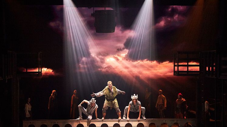 Disneys musikal Ringaren i Notre Dame har Sverigepremiär på GöteborgsOperan hösten 2018. Bild från Fredericia Teater. Foto: Søren Malmose. 