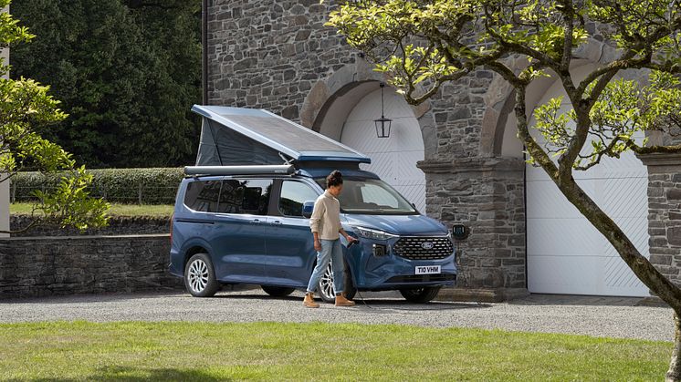 2023_FORD_Transit_Custom_Nugget_PHEV_13