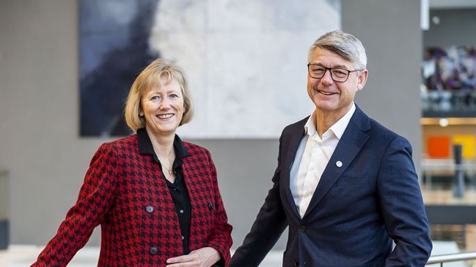 Heidi Skaaret, direktør for personmarked i Storebrand og Morten Andreas Meyer, generalsekretær i Huseierne (Foto: Storebrand).