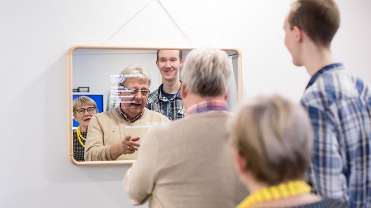 Pori magic mirror