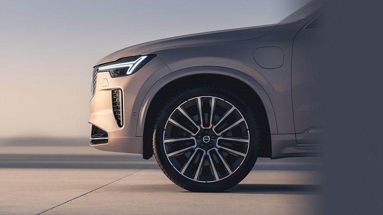 New_Volvo_XC90_Exteriors.jpg