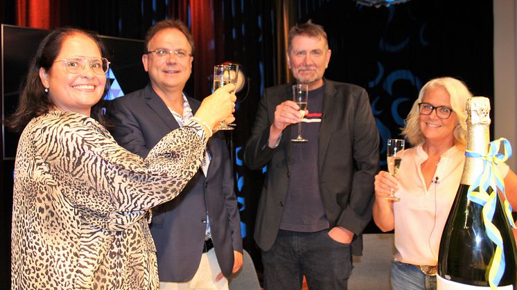 Stor glädje och stolthet när Högskolan Väst livesände invigningen av Centre for Activity Theory. Några av invigningstalarna från Högskolan Väst var Kristina Johansson, Martin Hellström, Lars Svensson och Ulrika Lundh Snis. 