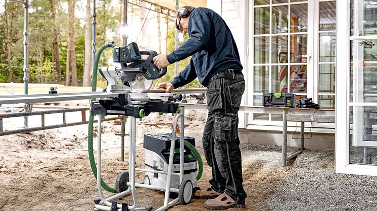 Værktøjsproducenten Festool udvider deres akku-sortiment med tre nye støvsugere. Bluetoothfunktion er indbygget i batterierne, og gør støvsugerne kompatible med andet akku-værktøj. Foto: Festool.