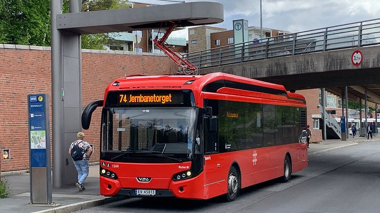 På Mortensrud i Oslo er det allerede etablert ladeløsning for buss.