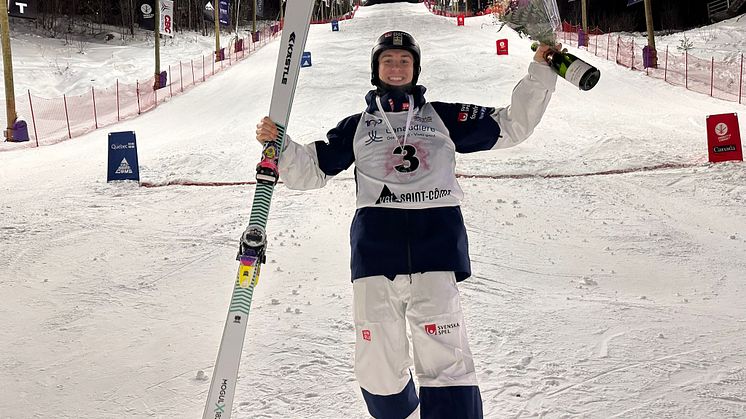 Filip Gravenfors kommer på andra plats i parallellpuckel på världscupen i Val St. Come!