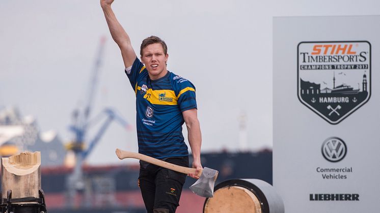 Ferry Svan är regerande juniorvärldsmästare men lämnar nu rookieklassen i Timbersports för att försöka ta en plats i det svenska seniorlandslaget. Nordiska Mästerskapet avgörs den 24–26 augusti på Kungstorget i Göteborg.