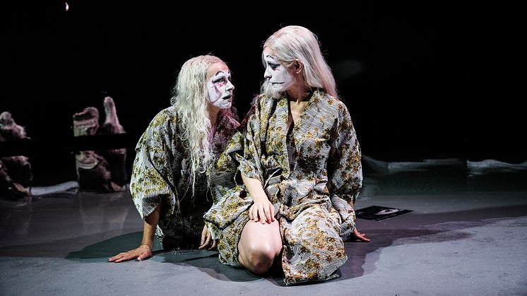 Corinna Harfouch och Karin Lithman i Persona. Foto: Emmalisa Pauly