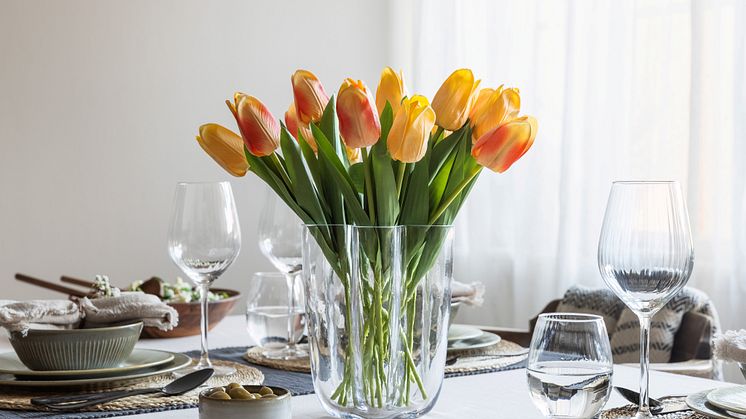 Rusta_2024_S1_Tulips_Vase_Holly-I
