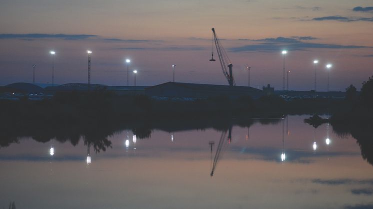 Halmstad Hamn miljösatsar med LED mastbelysning på biluppställningsyta