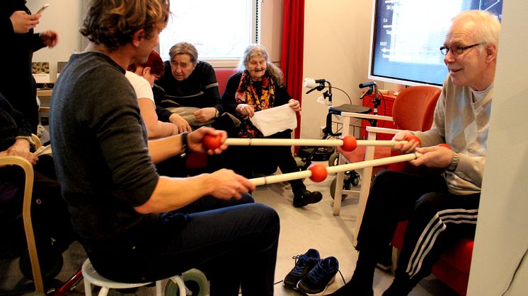 Inomhuspromenad för ökat samspel med Alzheimersjuka