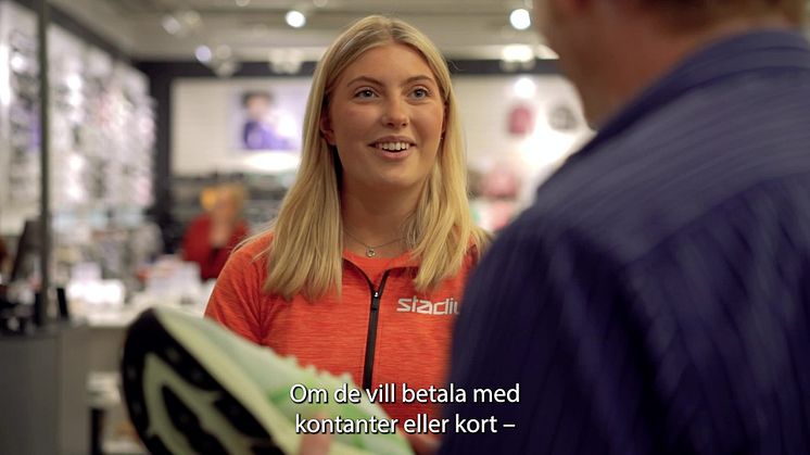 "Kontanter är inkludering, alla handlare bör ta emot kontanter"  säger Karl Eklöf, vd Stadium som medverkar i Loomis Sveriges kampanj om Kontanter och inkludering. 