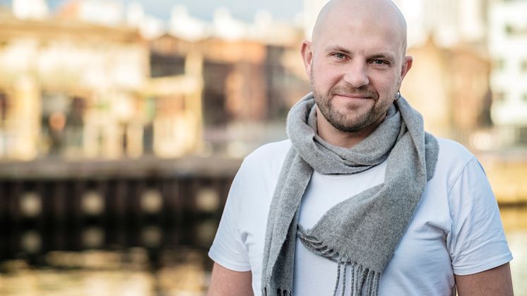 I ett nytt forskningsprojekt undersöker Martin Berg automatiskt beslutsfattande och relationer mellan människa och teknik.