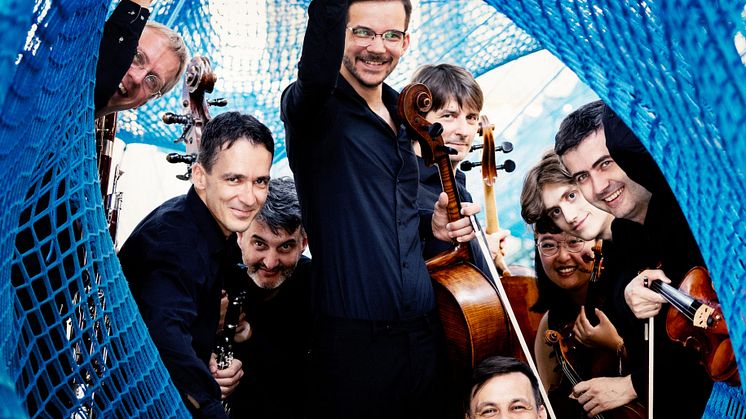 quasars_ensemble_foto_av_julia_vesely