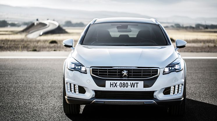 Sverigepremiär för sportigt eleganta Peugeot 508 RXH
