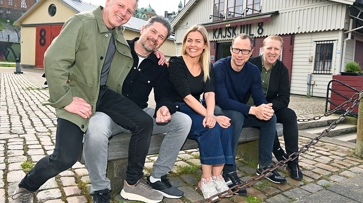 Hejdlöst populärt radioprogram blir scenshow i Göteborg - ”Scenkväll med Morrongänget” i regi av Hans Marklund!