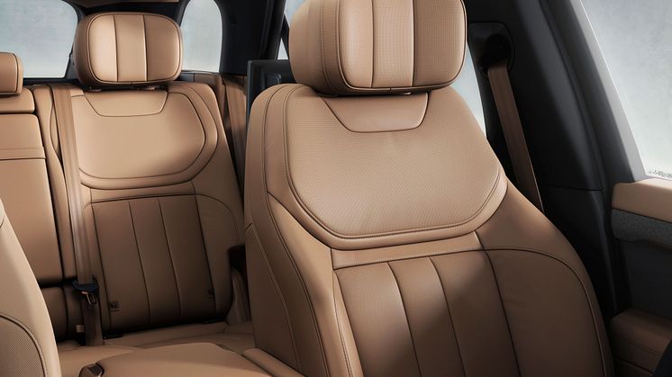 RRS_23MY_14_Interior_009_GLHD_72dpi_100522