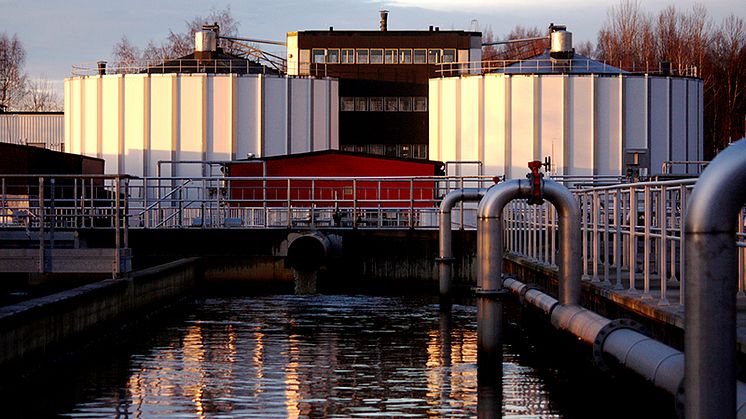 Rapportframsidesbild: Rötkammare vid Skebäcks avloppsreningsverk i Örebro. Foto: Fredrik Stenström, VA-Ingenjörerna - Veolia Water Technologies