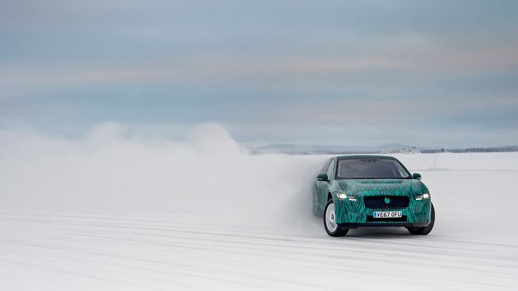 I-PACE Winter testing_042