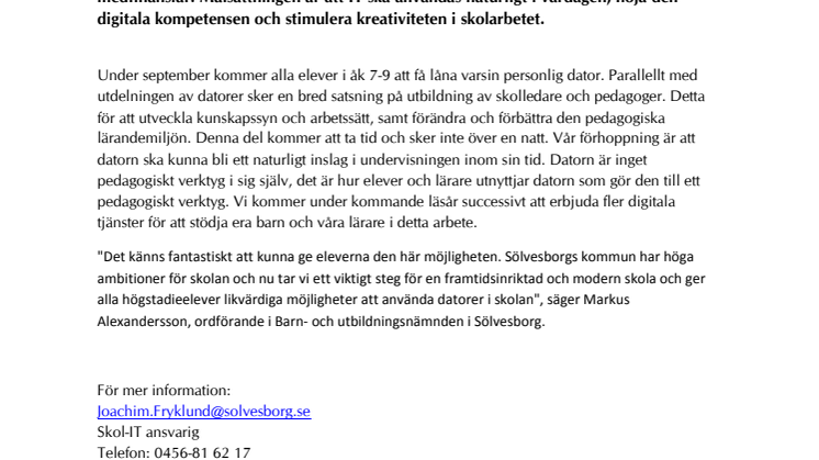 Utdelning av datorer till högstadieelever
