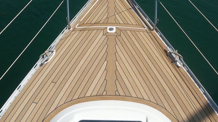  The decking is stain-resistant, impact-resistant, mould-resistant and resistant to UV fade. 