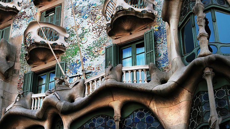 DEST_SPAIN_BARCELONA_BATLLO_HOUSE_GAUDI_GettyImages-470155291_Universal_Within usage period_89450