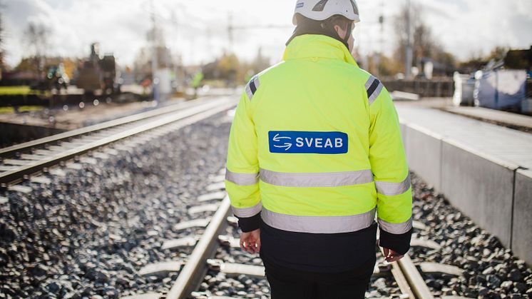 SVEAB Järnväg bättringsmålar järnvägsbro i Dalarna