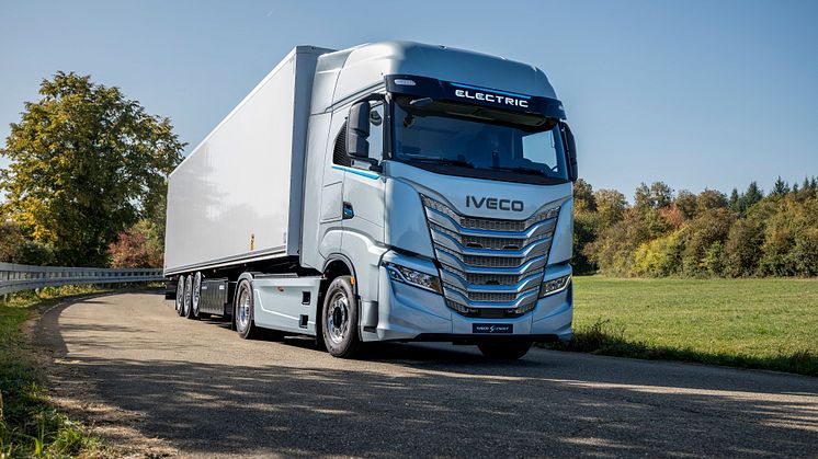 IVECO hjelper kundene med overgangen til elektrisk mobilitet ved hjelp av IVECO S-eWay og eDaily