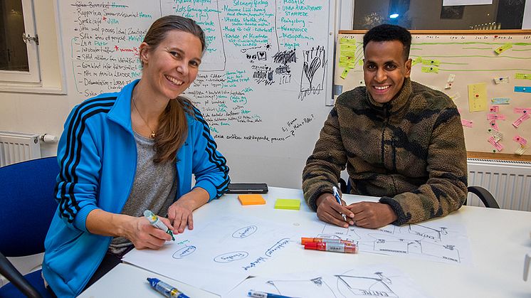 Malin Widehammar och Qadar Gedi är två Bergsjöbor som engagerat sig för att ta fram en lokalekonomisk analys för Bergsjön. Nu välkomnar de fler i arbetet.