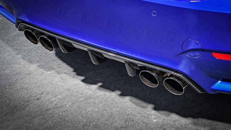 BMW M4 CS - udstødning