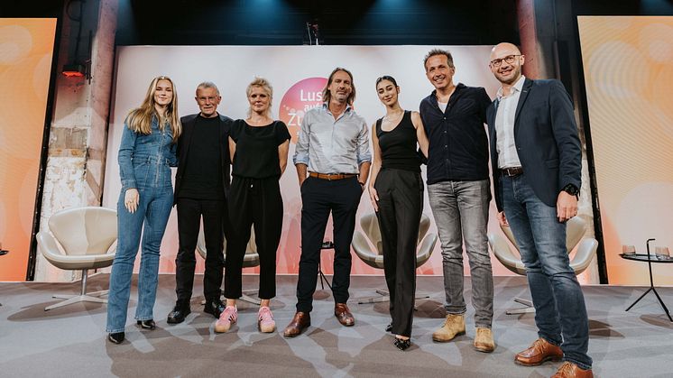 V.l.n.r: Kira Geiss, Klaus Hurrelmann, Svenja Flaßpöhler, Richard David Precht, Elif, Willi Weitzel, Sebastian Bayer