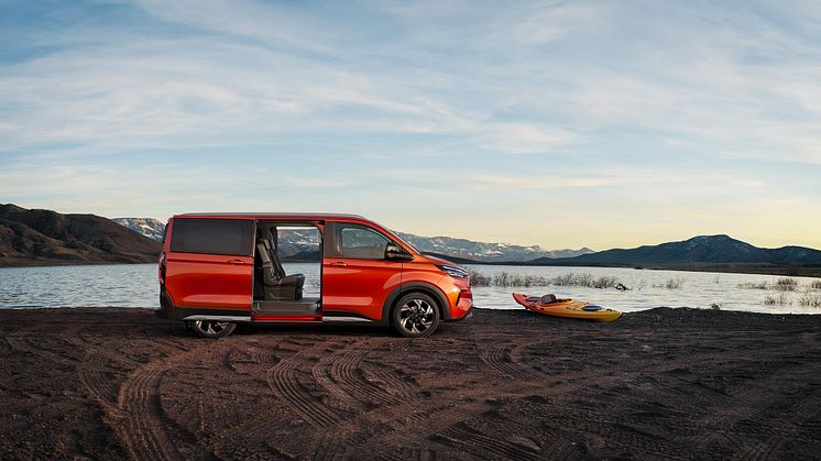 2022_FORD_TOURNEO_ACTIVE_08-LOW