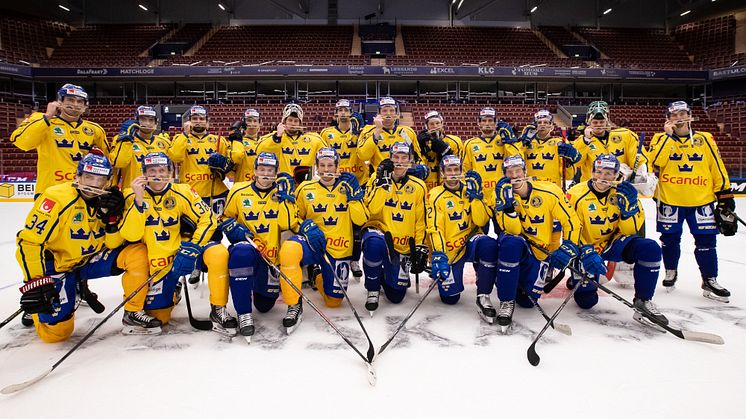 Tre Kronor sluter upp och visar att man ställer sig bakom Mustaschkampen.